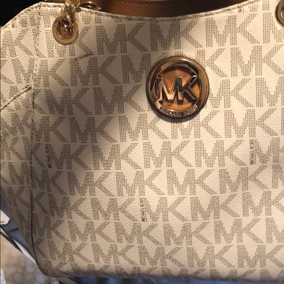 Michael Kors purse - Picture 2 of 5